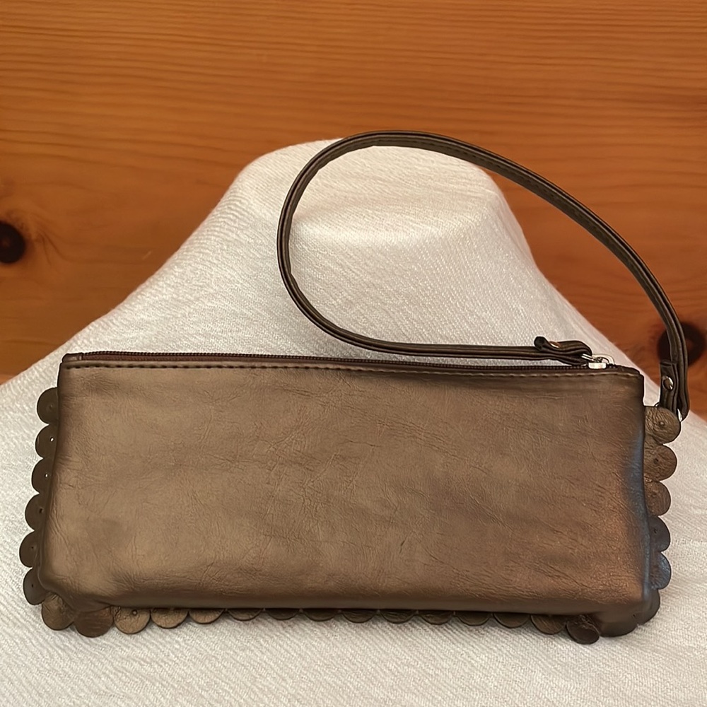 New! 10-piece make-up/brushes set with sharpener and zippered case - Picture 8 of 12